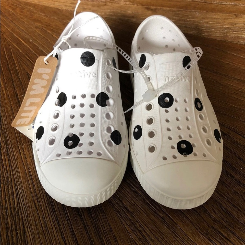 NWT Native Shoes Jefferson polka dot c10